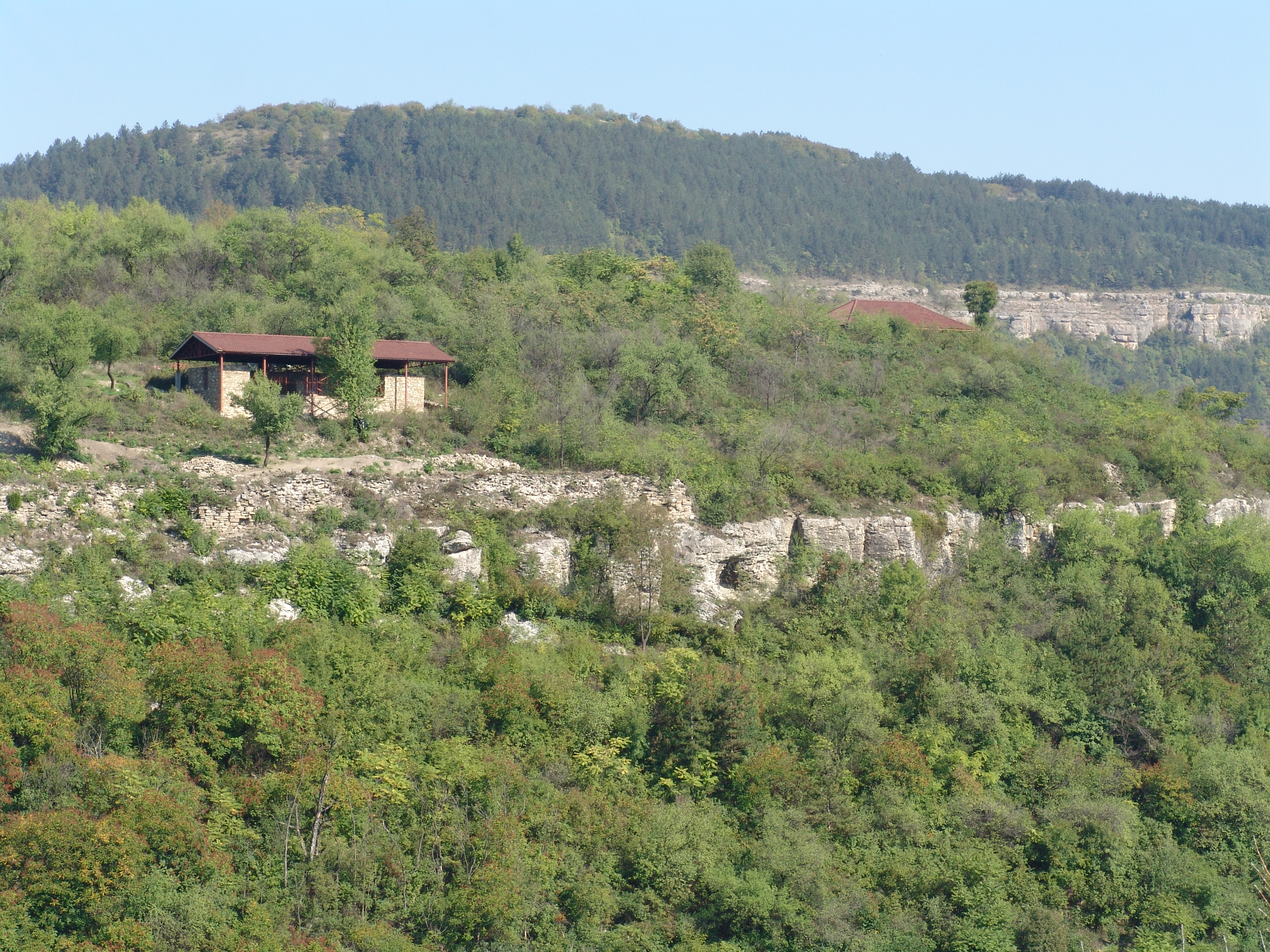 The Trapezitsa hill in the town of Veliko Tirnovo is a declared National Archaeological Reserve. The photo on the left was taken a few years ago, the photo on the right in 2014 - showing the significant reconstruction works. © Stefan Belishki