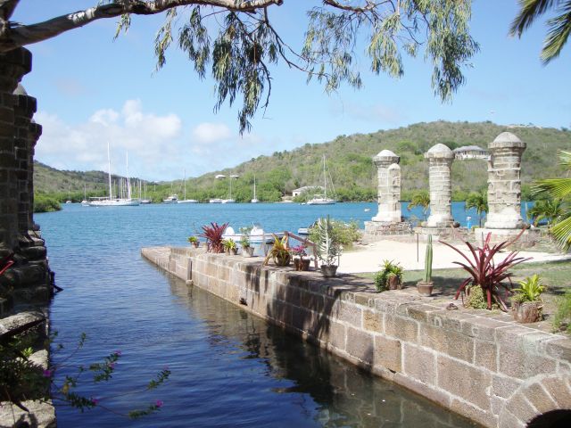 Boat House and Sail Loft Pillars Antigua Naval Dockyard banque dimages ICOMOS Daniel Young Torquemada