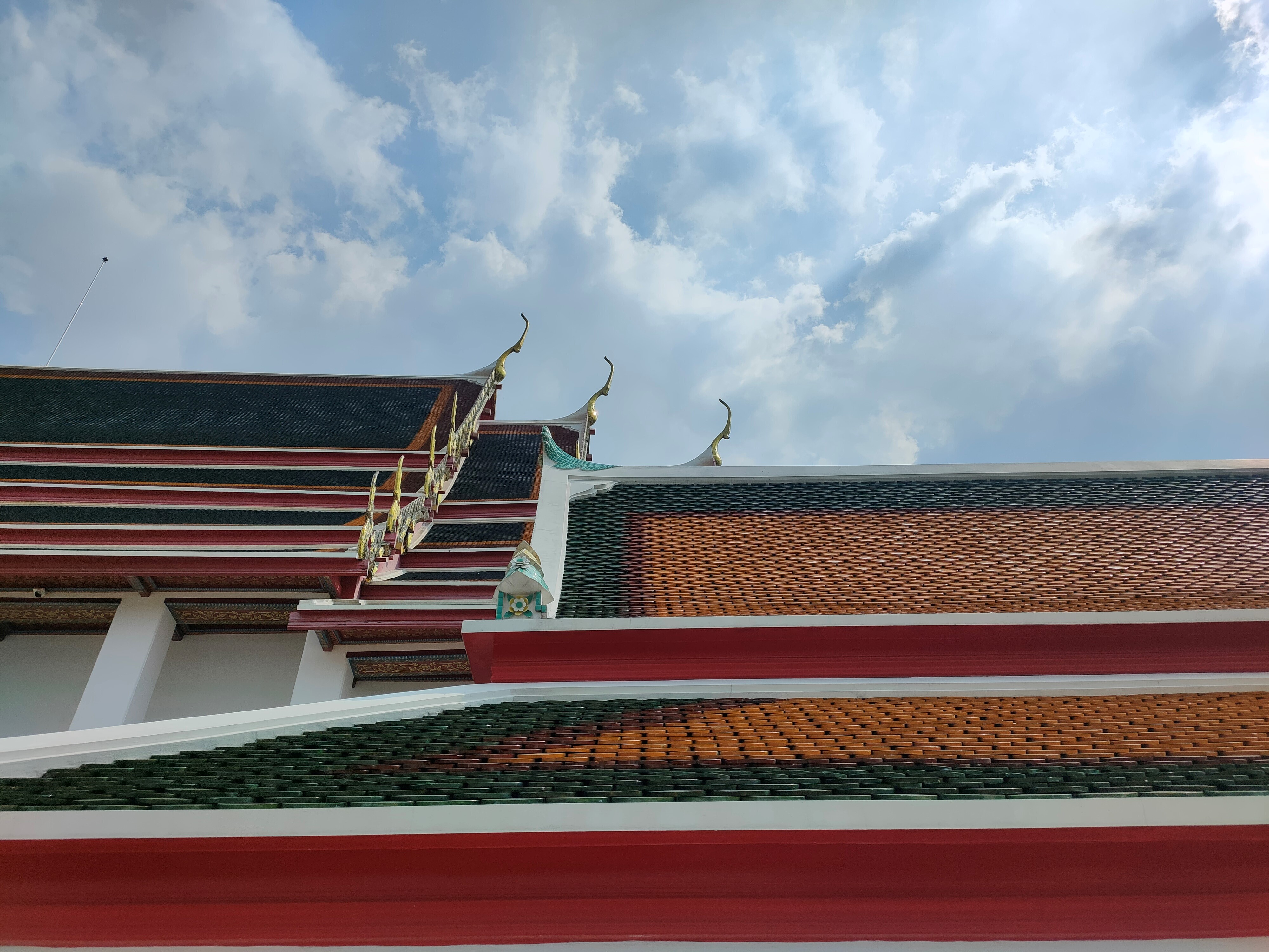 Temple roofs in Thailand cr Celia Martínez Yáñez