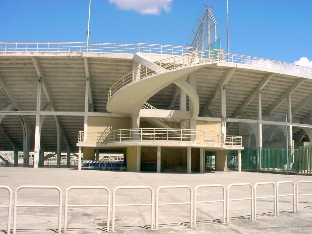 Stadio Artemio Franchi Lesterno con una dele scale elicoidali copyright UGO PAVAROTTI