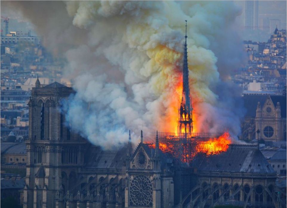 1. Notre Dame incendie
